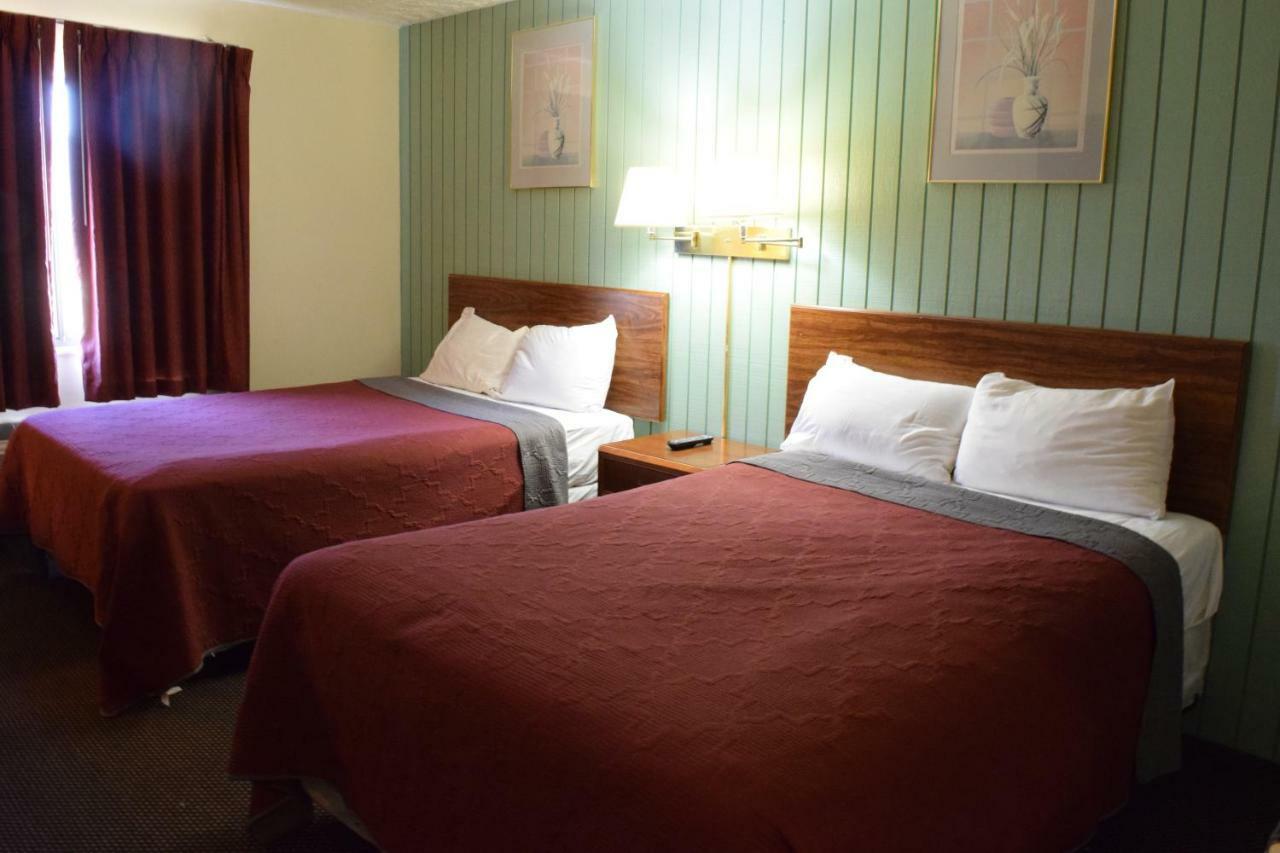 Budget Inn Ontario オンタリオ・センター エクステリア 写真