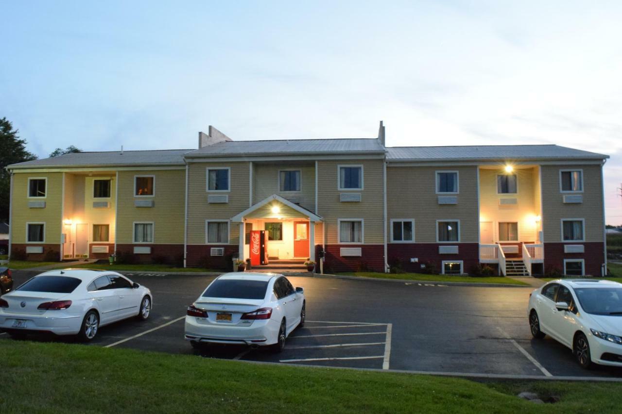 Budget Inn Ontario オンタリオ・センター エクステリア 写真